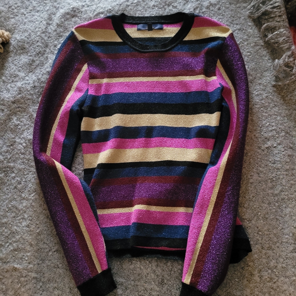 Top/Pants - Picture 10 of 16